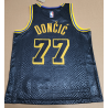 NBA Lakers DONCIC 77