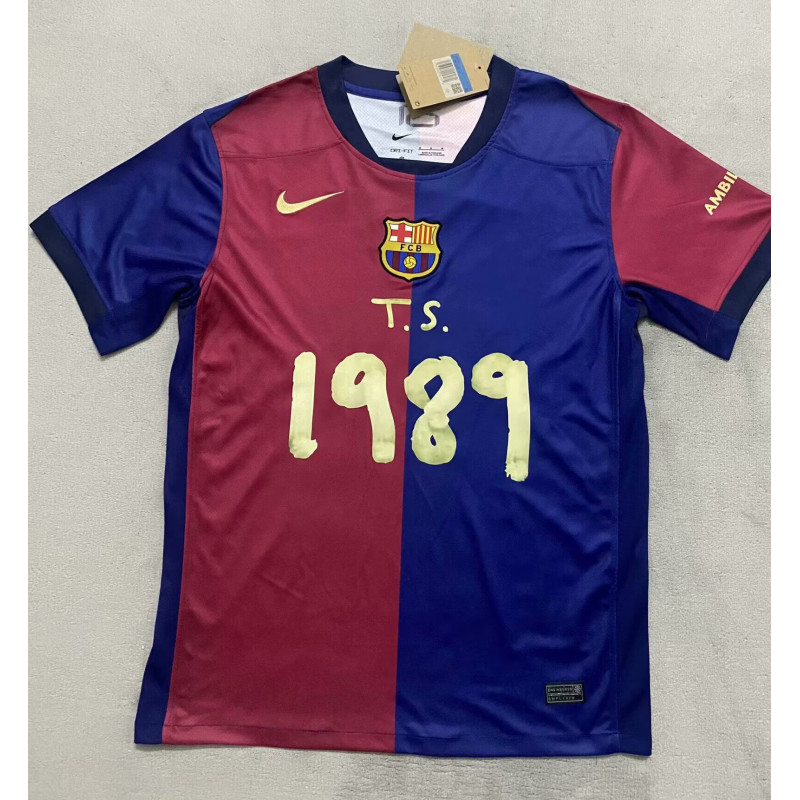 Barcelona Local Sponsor Taylor Swift 1989 24-25