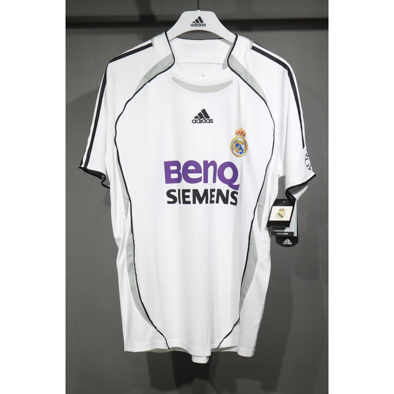 Real Madrid Retro Player Version Local 06-07