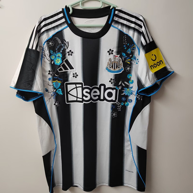 Newcastle Especial Flores 25-26