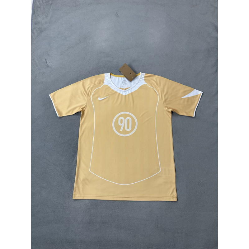 NK Total 90 Entrenamiento Dorada