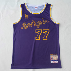 NBA Lakers DONCIC 77 especial
