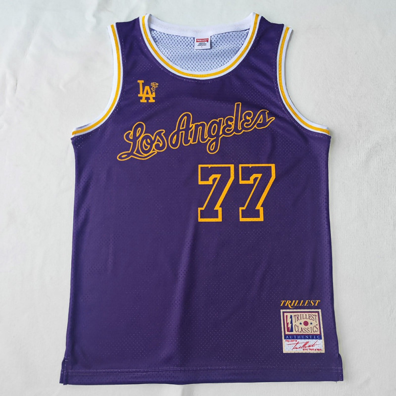 NBA Lakers DONCIC 77 especial