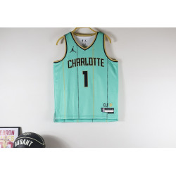 WNBA Niño Charlotte BALL 1